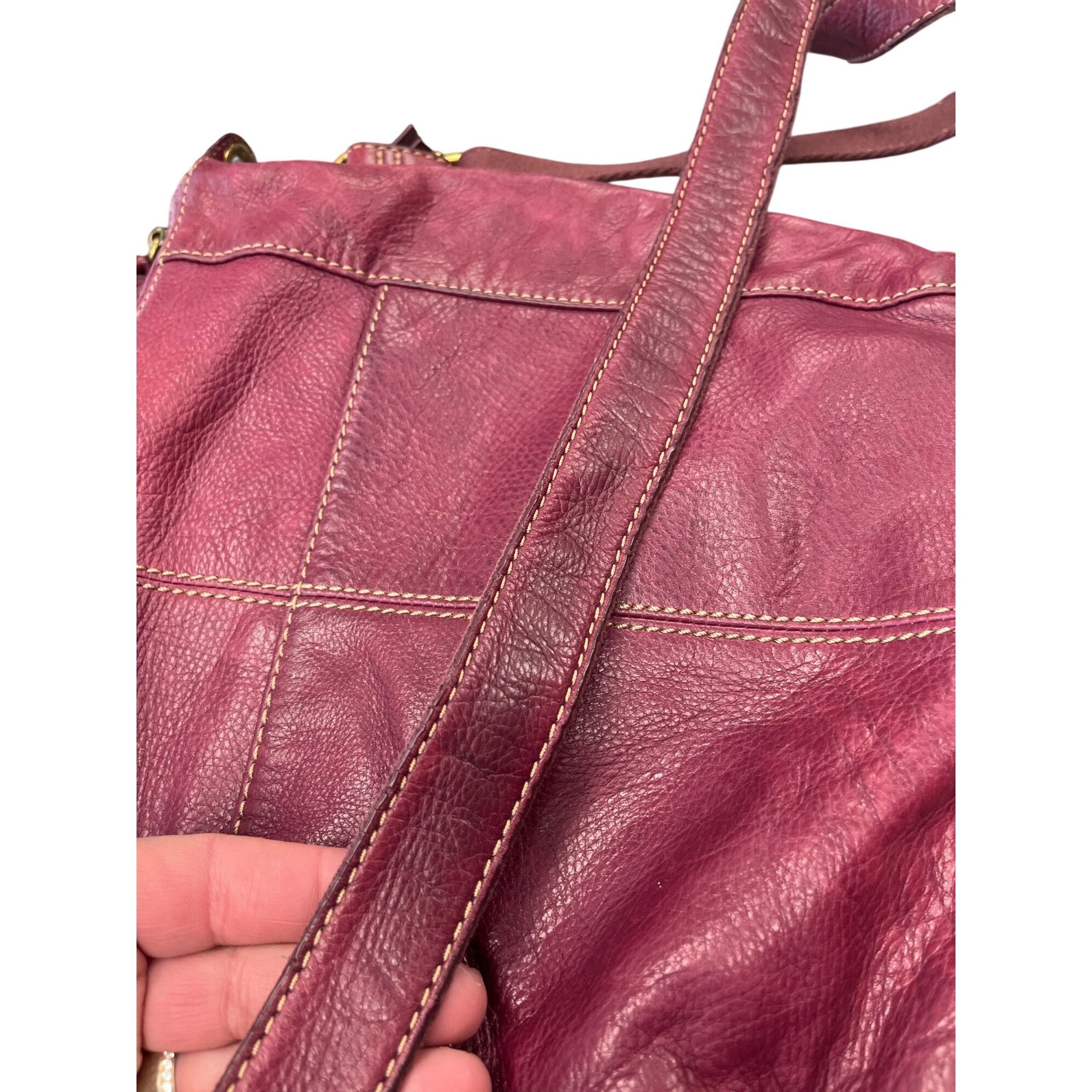 Fossil Fossil VTG wms red gold ware leather crossbody shoulder hand Size ONE SIZE - 11 Thumbnail