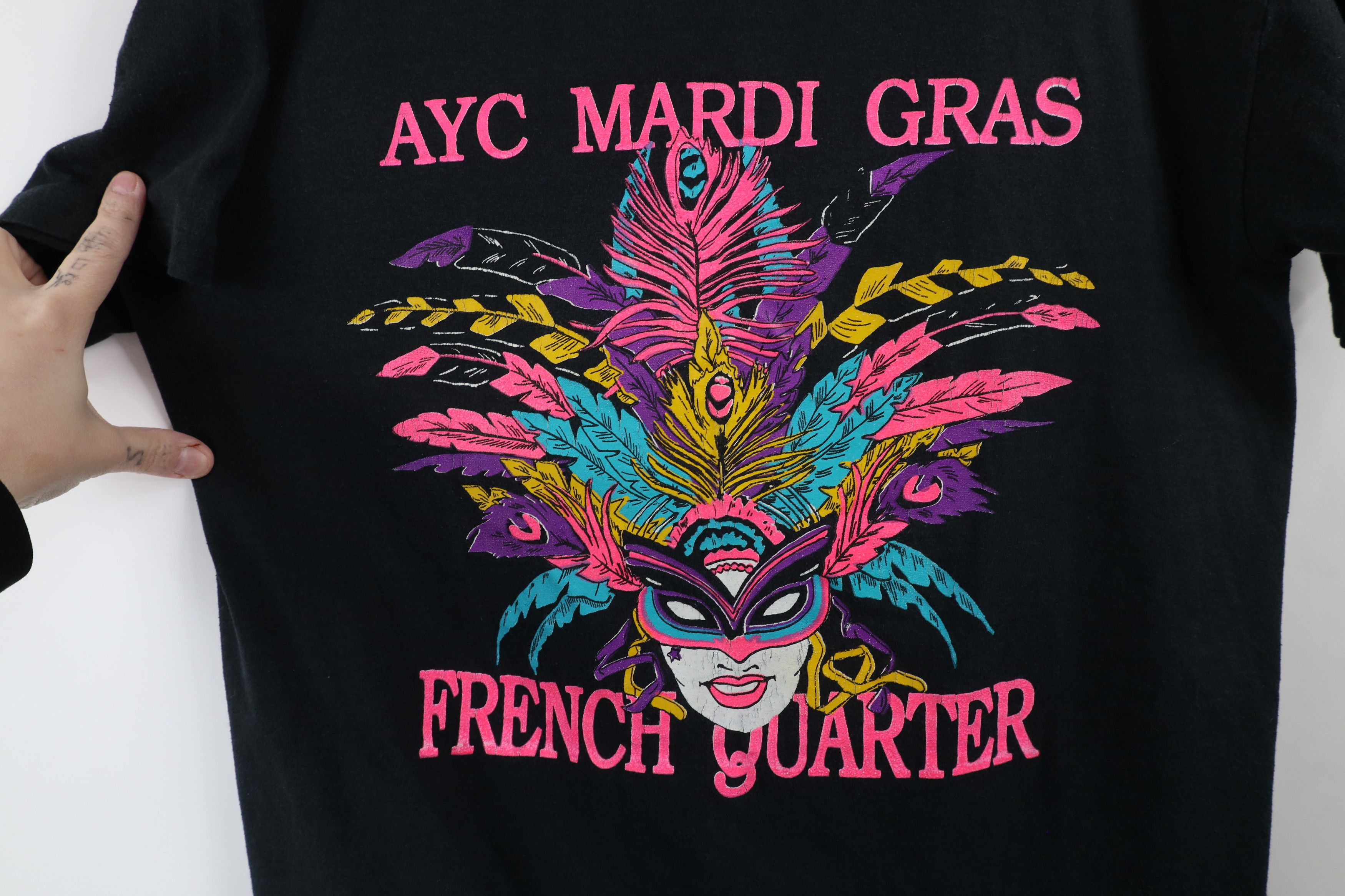 Vintage Vintage 90s Streetwear Mardi Gras French Quarter T-Shirt USA Size L / US 10 / IT 46 - 9 Thumbnail