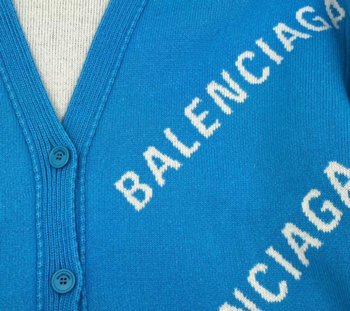 Balenciaga Balenciaga Sky Blue Light sweater with classic logo sweater Size US XS / EU 42 / 0 - 5 Thumbnail