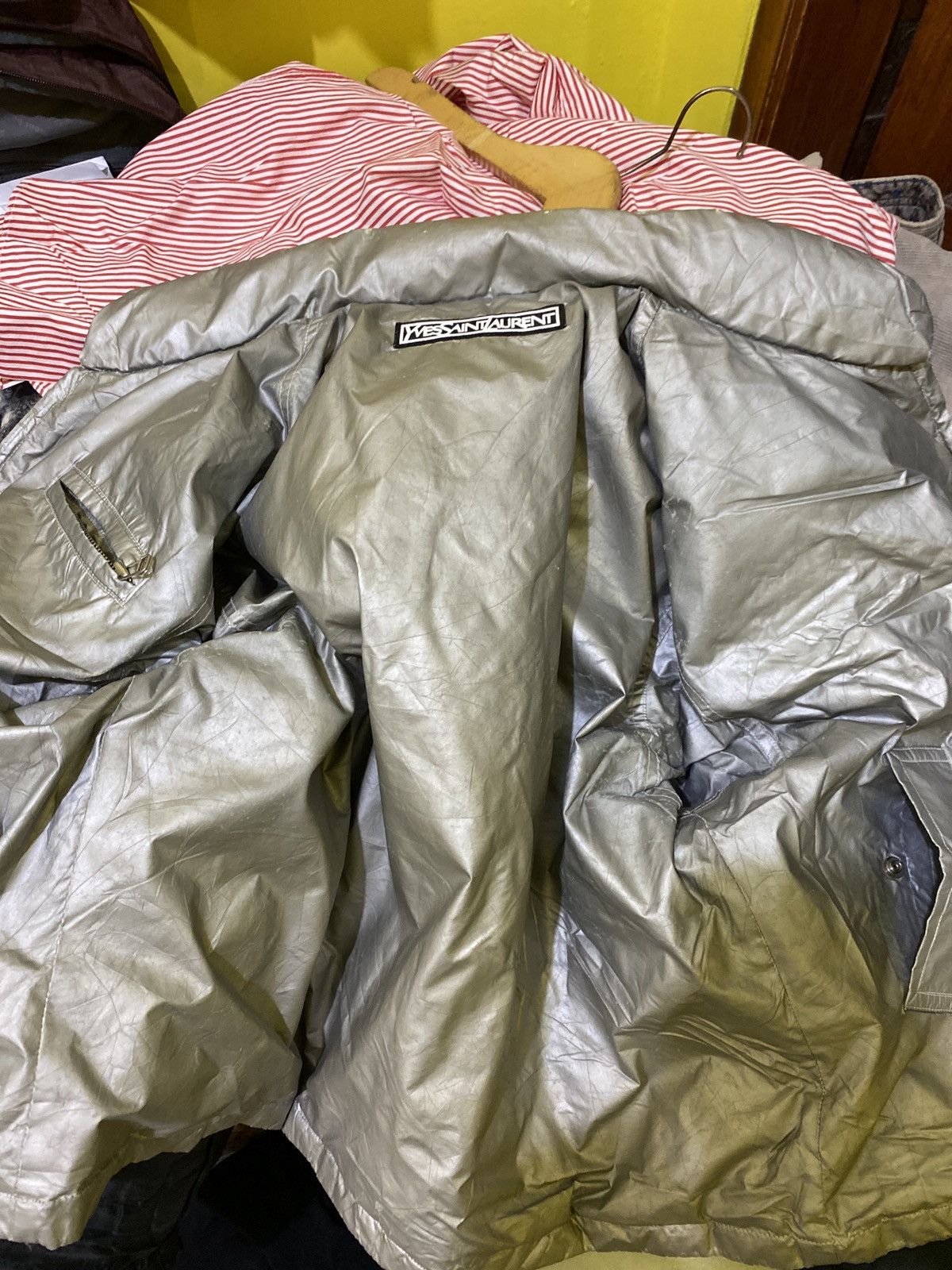 Yves Saint Laurent vintage padded cropped pillow neck double sided jacket Size US S / EU 44-46 / 1 - 4 Thumbnail