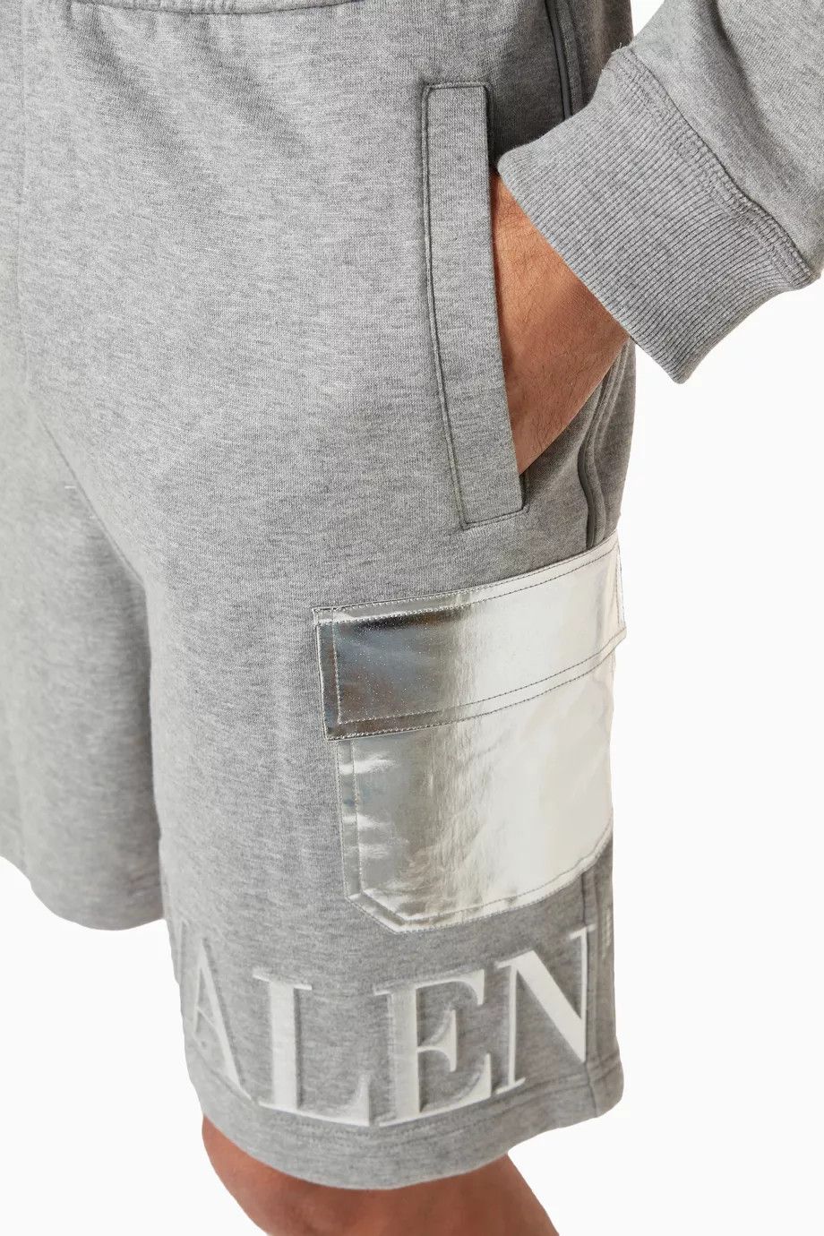 Valentino o1y0525 Logo Short in Gray Size US 36 / EU 52 - 2 Thumbnail