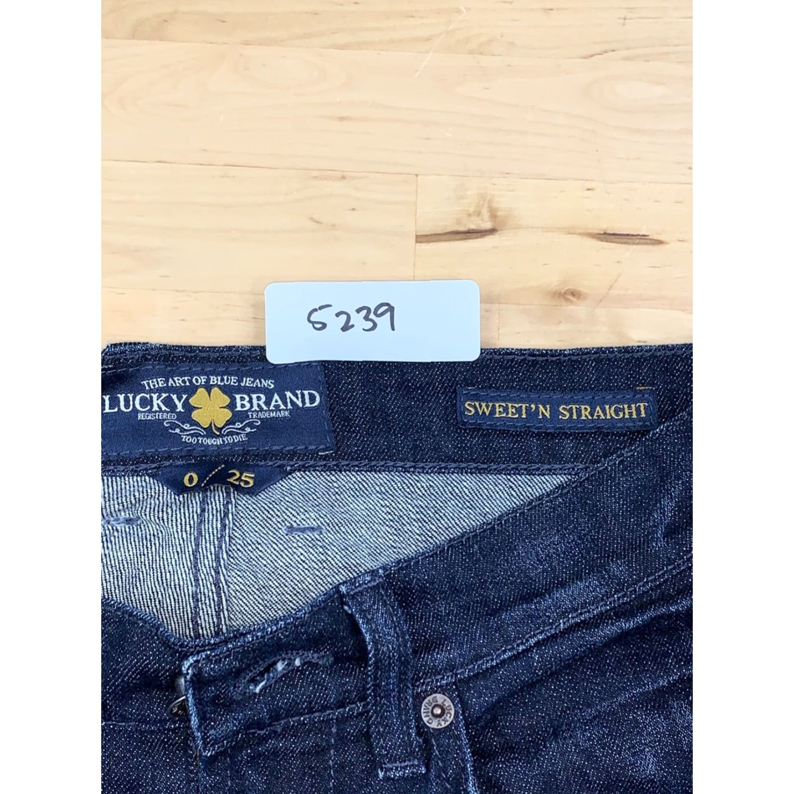 Lucky Brand Womens Lucky Brand Sweet N' Straight Jeans 0/25 Dark Blue Denim Regular Size 0-25 Women Straight Jeans Womens Size 25" / US 0 / IT 36 - 3 Thumbnail