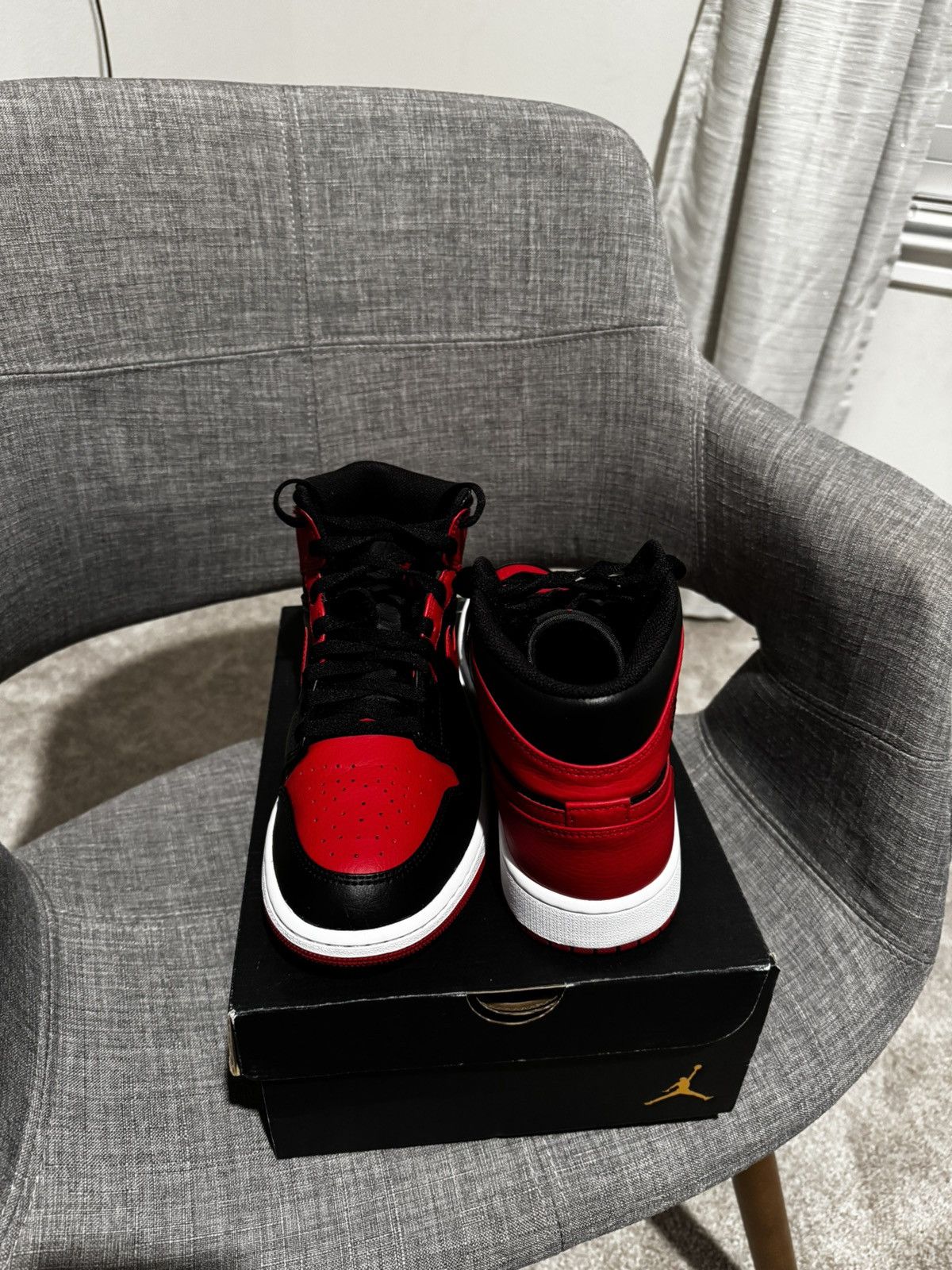 Jordan Brand Air Jordan 1 Mid Size US 9 / EU 42 - 8 Thumbnail
