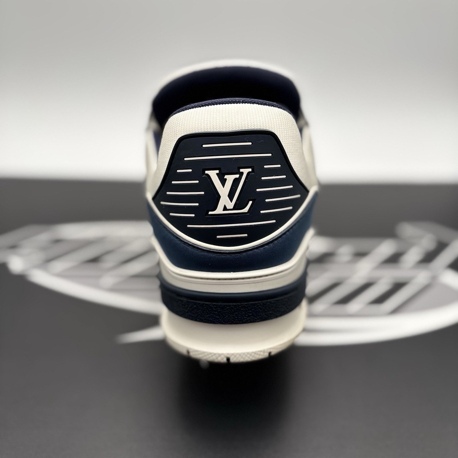 Louis Vuitton (11-11.5 US) Louis Vuitton Trainer ' White Navy '| GOOD COND Size US 11.5 / EU 44-45 - 3 Thumbnail