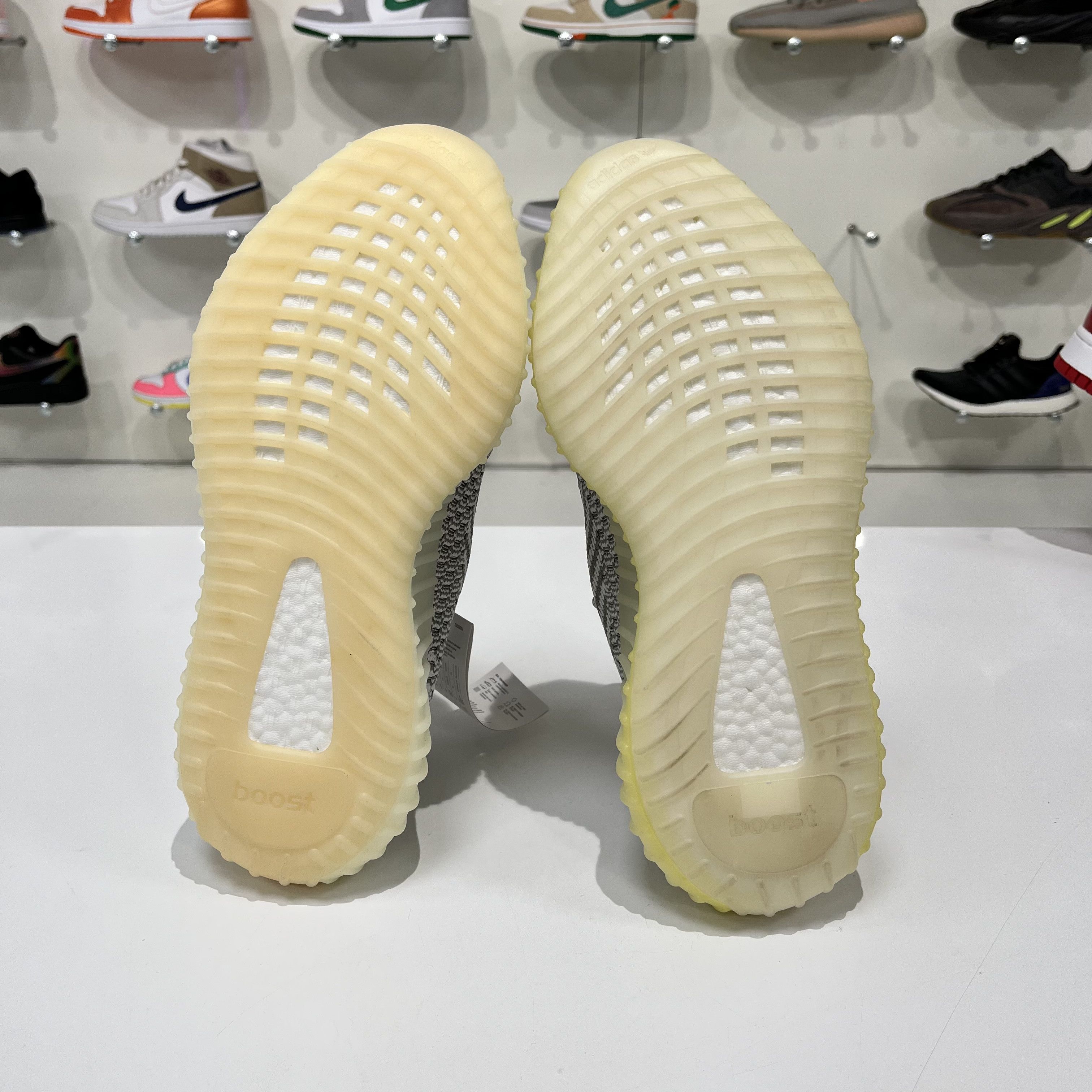 Adidas Adidas Yeezy Boost 350 V2 Static (Non-Reflective) Size US 8.5 / EU 41-42 - 6 Thumbnail
