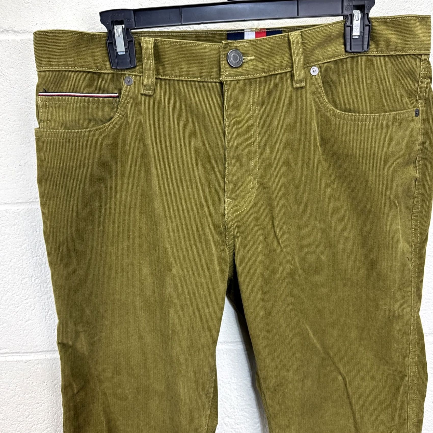 Tommy Hilfiger VINTAGE Tommy Hilfiger Corduroy Pants Mens 34x32 Olive Green Pants Straight Tapered Size US 34 / EU 50 - 4 Thumbnail