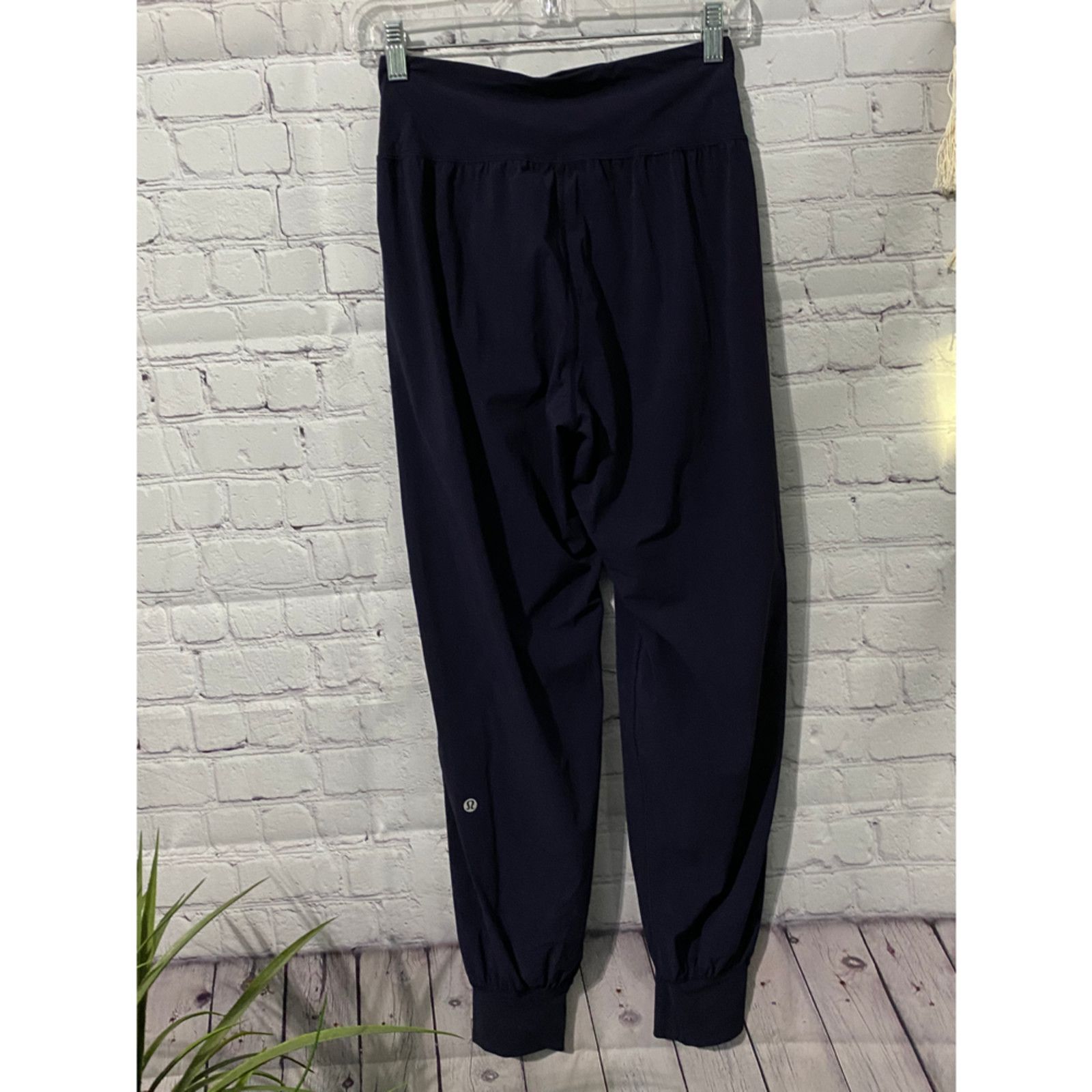 Lululemon Lululemon joggers size 4 Size US 26 / EU 42 - 7 Thumbnail