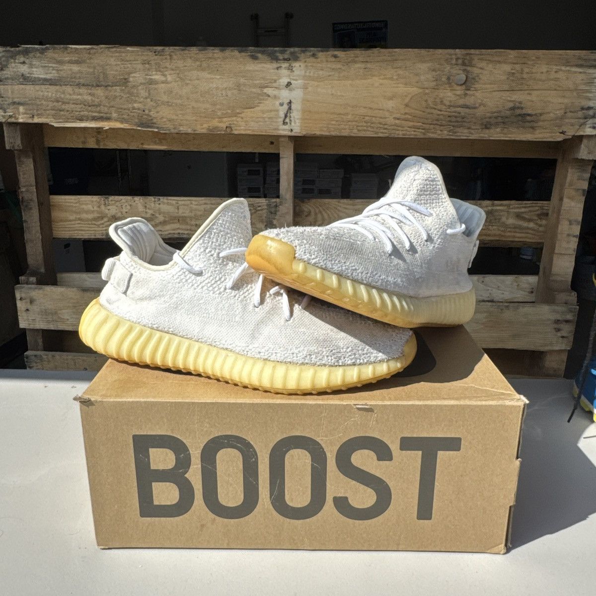Yeezy Yeezy 350 V2 Cream size 11.5 Size US 11.5 / EU 44-45 - 1 Thumbnail