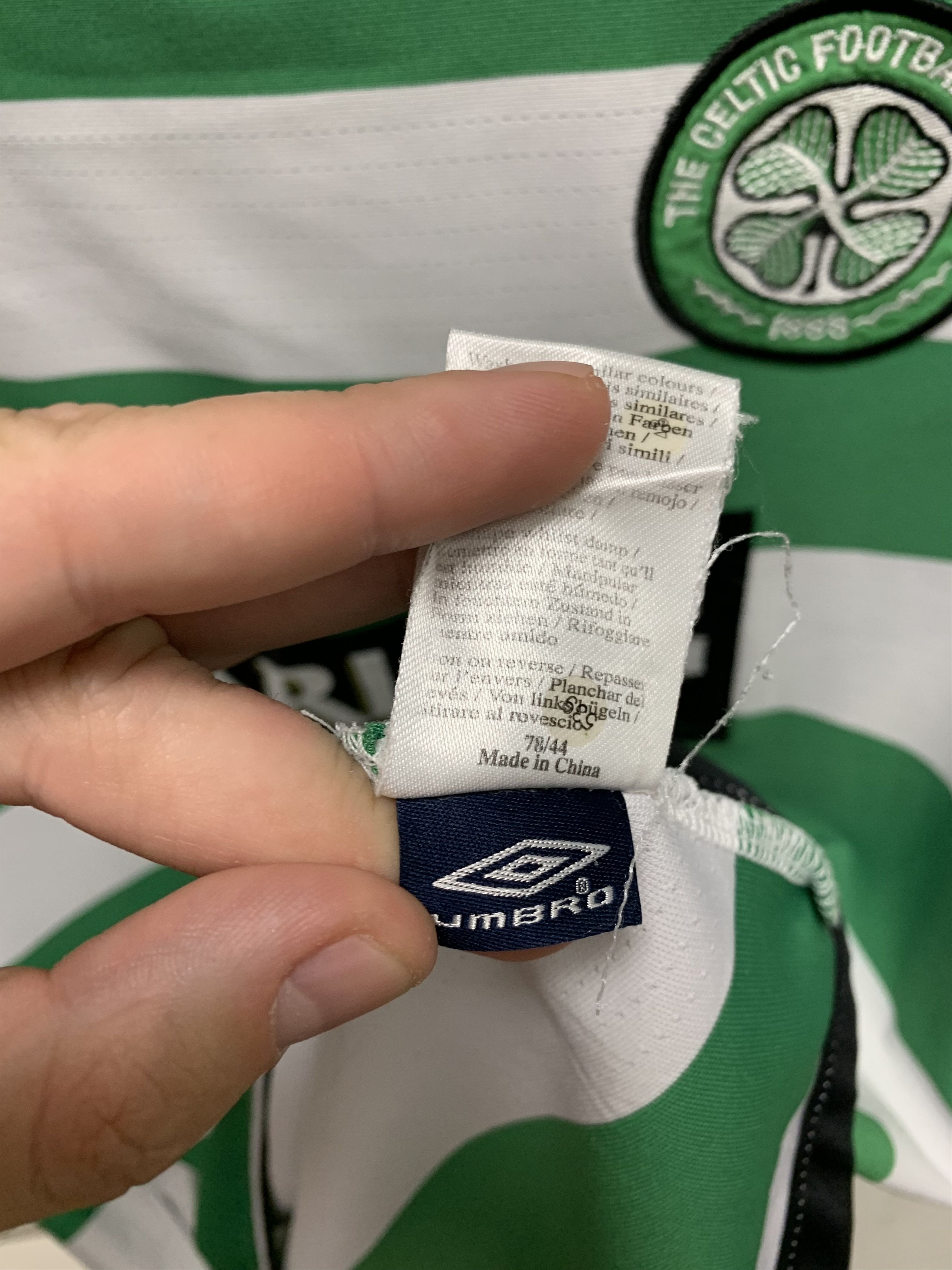 Umbro Celtic Umbro soccer jersey football club L sz vintate Size US L / EU 52-54 / 3 - 5 Thumbnail