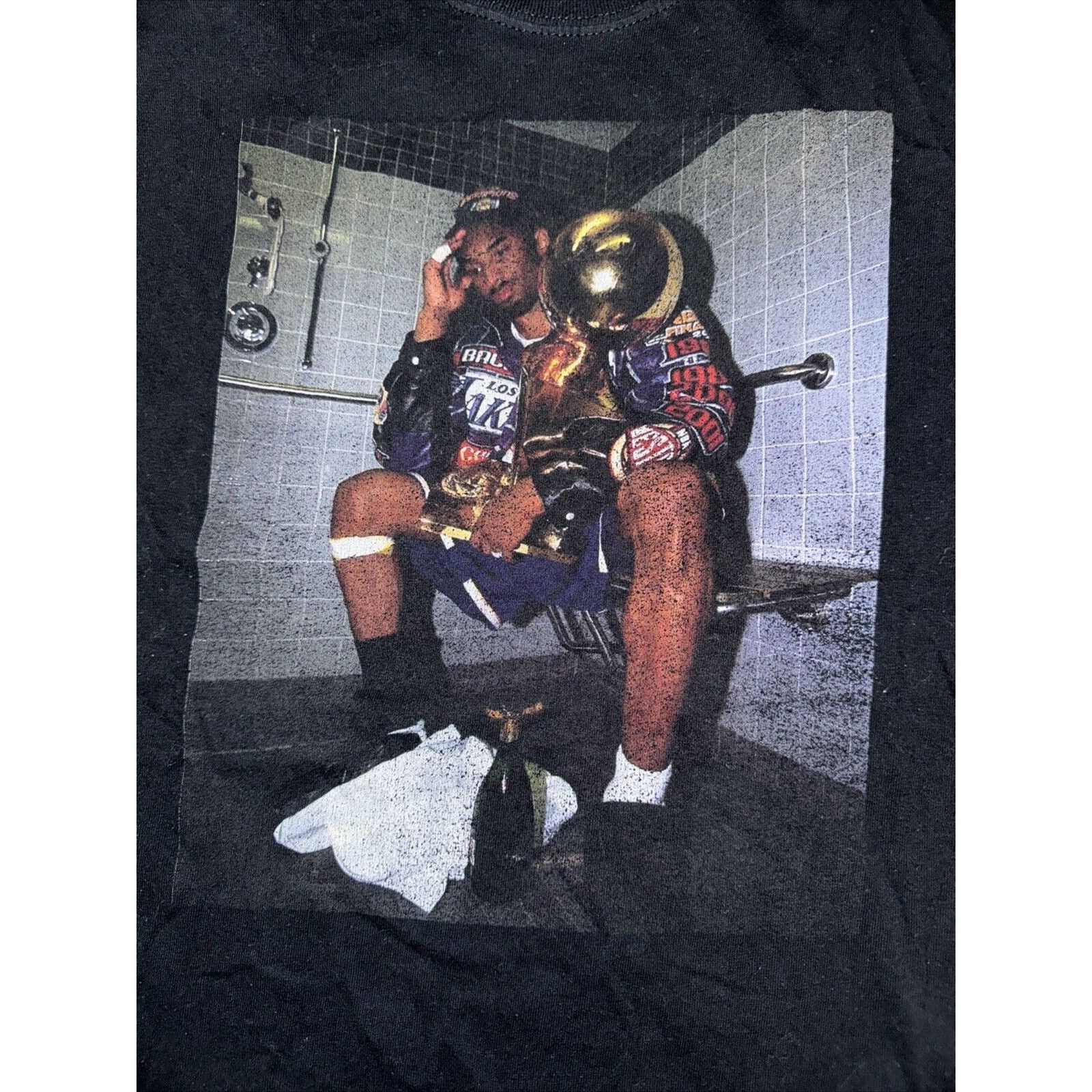 Band Tees × Rap Tees Kobe Bryant Championship T-Shirt Black Large 21x29 Size US L / EU 52-54 / 3 - 2 Thumbnail