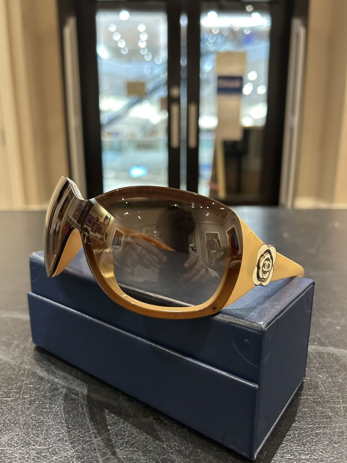 Chanel Chanel Flower Sunglasses Size ONE SIZE - 1 Thumbnail
