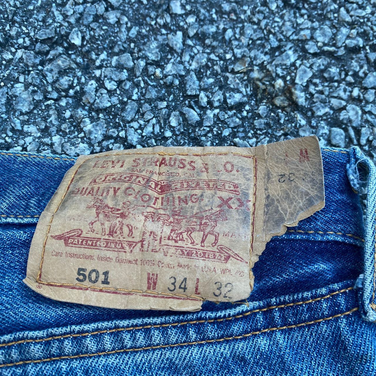 Levi's Vintage 90s Levis 501 Distressed denim Kurt Cobain Style Size US 33 - 13 Thumbnail