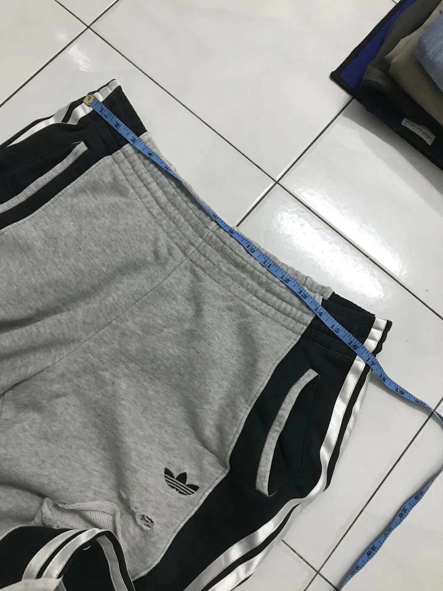 Adidas Adidas Trashed Distressed Jogger Size US 34 / EU 50 - 5 Thumbnail