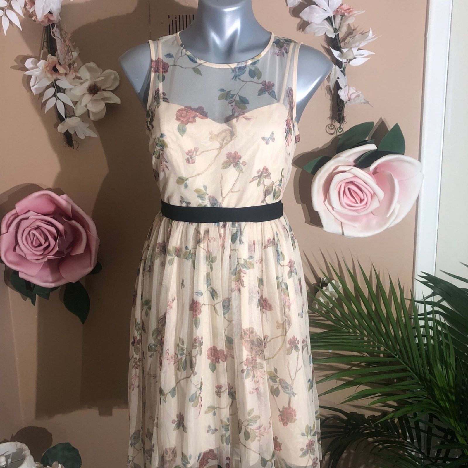 Disney Floral cream colored Disney Snow White and the seven dwarfs Size M / US 6-8 / IT 42-44 - 2 Thumbnail