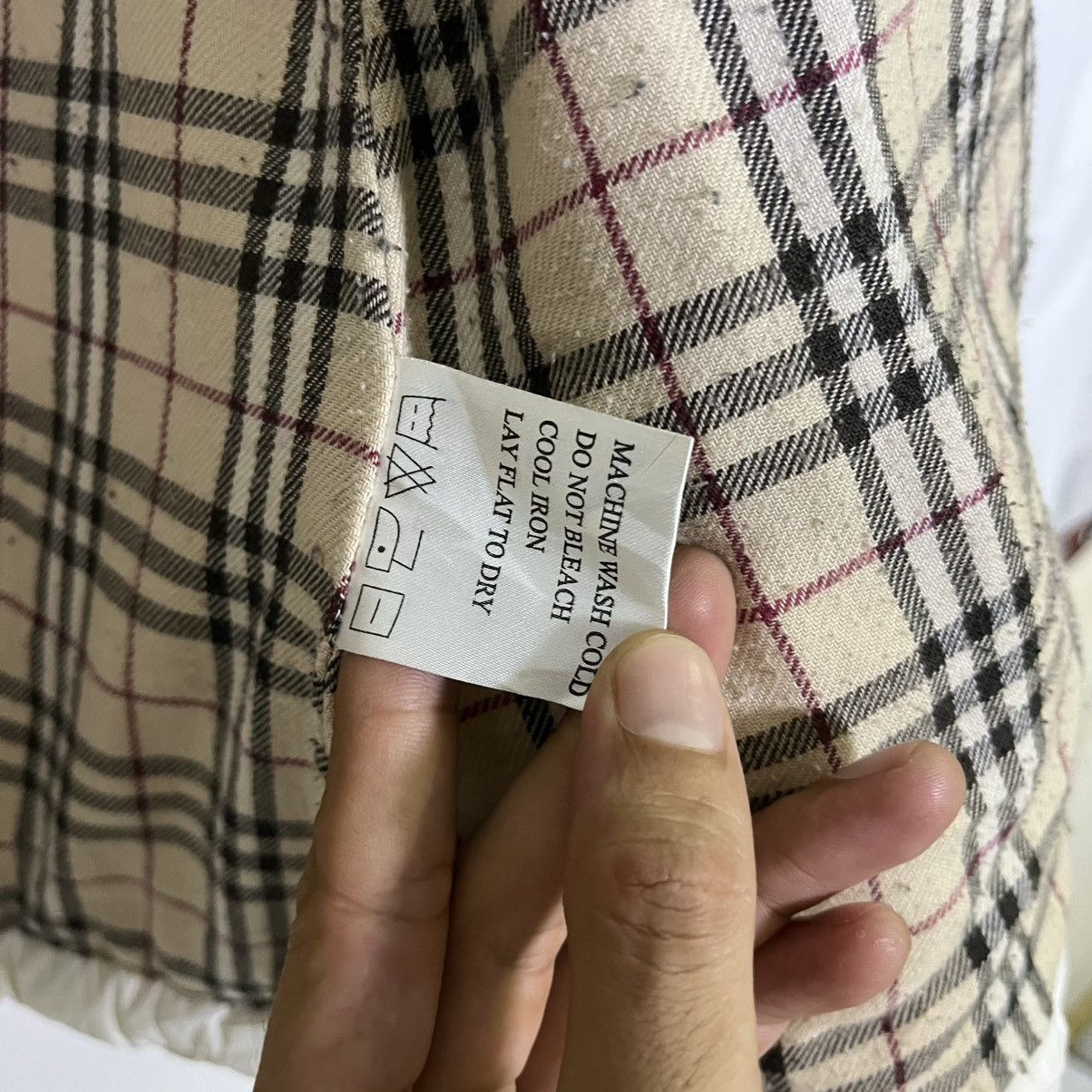 Burberry BURBERRYS’ NOVACHECK CREAM IVORY QUILTED FUR HOODED JACKET Size M / US 6-8 / IT 42-44 - 12 Thumbnail