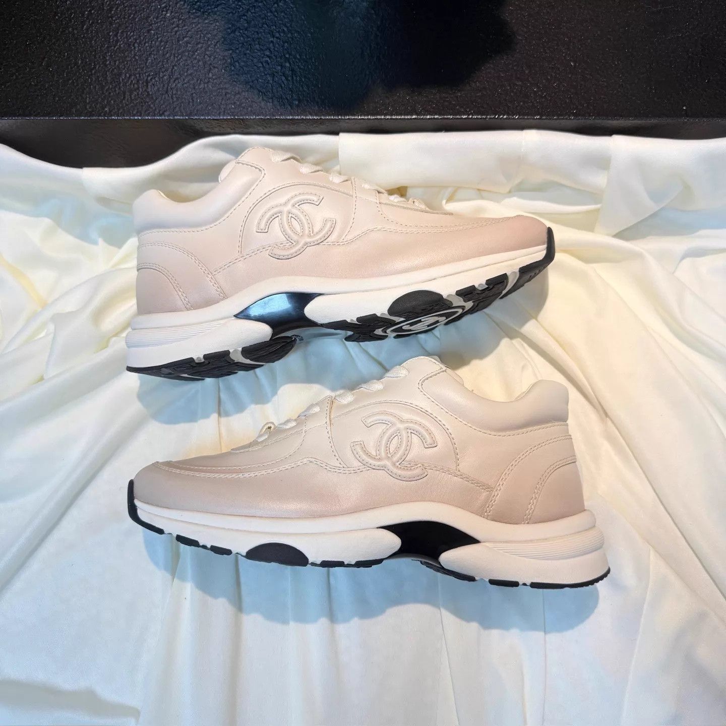 Chanel CHANEL 24K Rose Gradient CC Sneakers 36 99 New Size US 5.5 / IT 35.5 - 5 Thumbnail
