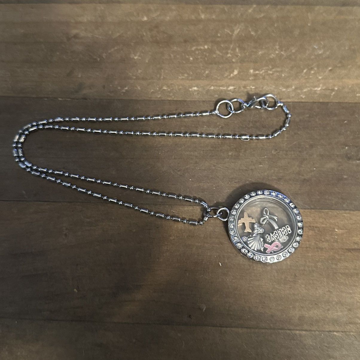 Other Silver tone round floating charm pendant necklace Size ONE SIZE - 2 Thumbnail