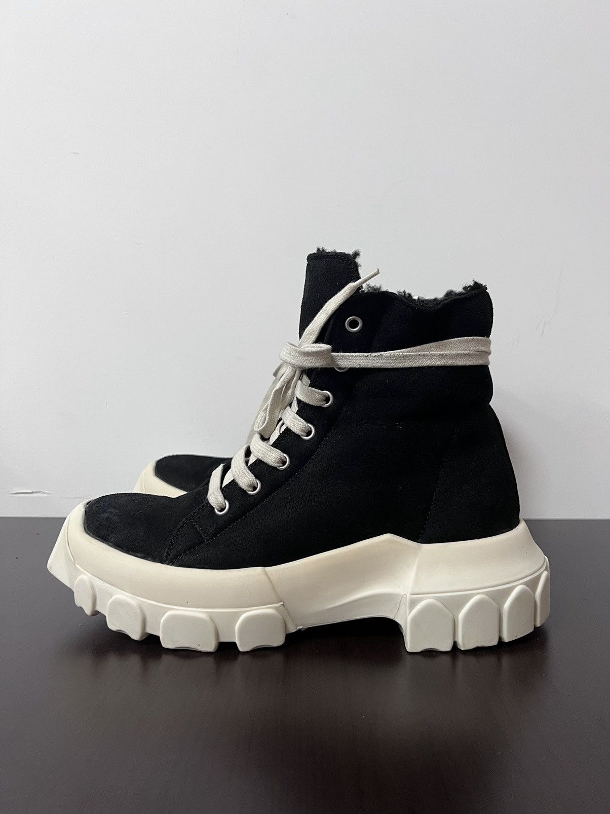 Rick Owens Rick owens fw19 shearling tractor sneakers sz 37 Size US 7 / IT 37 - 2 Thumbnail