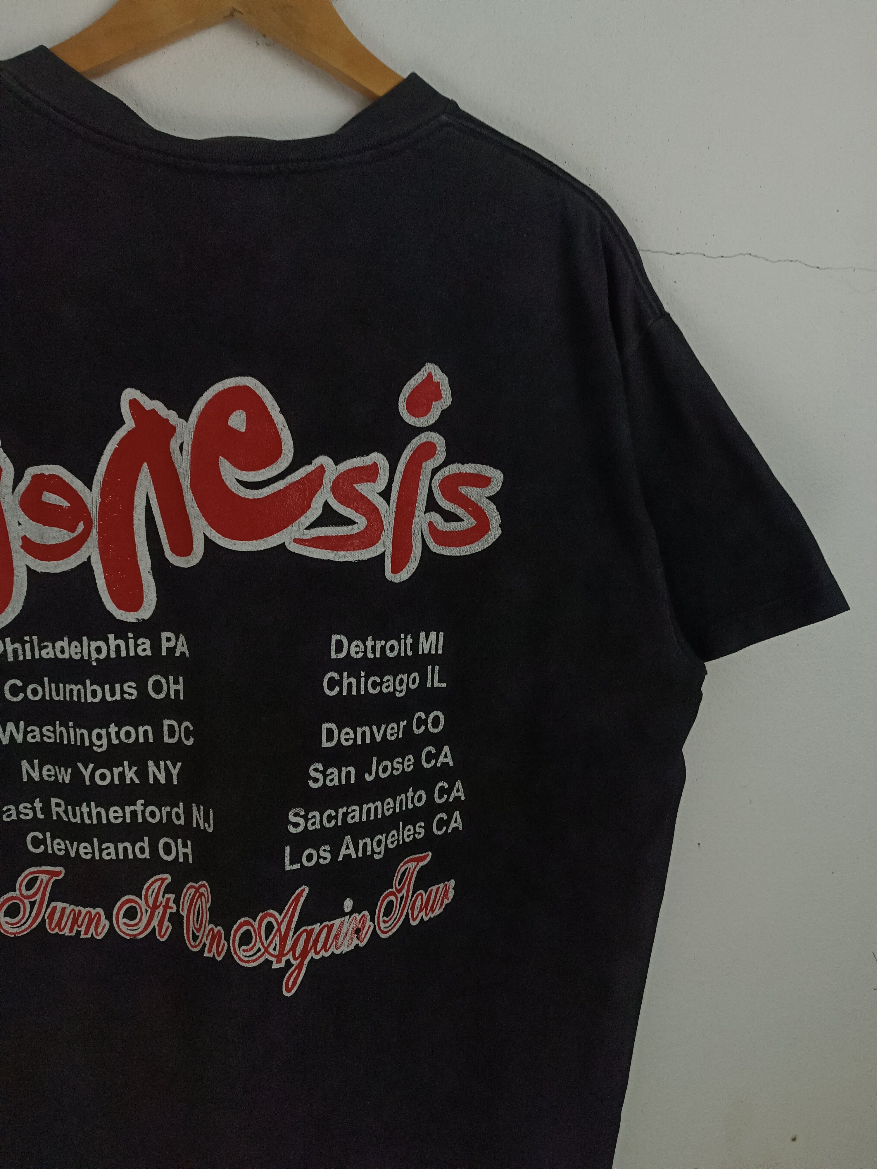Band Tees FADED VINTAGE GENESIS TURN IT ON TOUR TEE floyd journey Size US XL / EU 56 / 4 - 14 Thumbnail