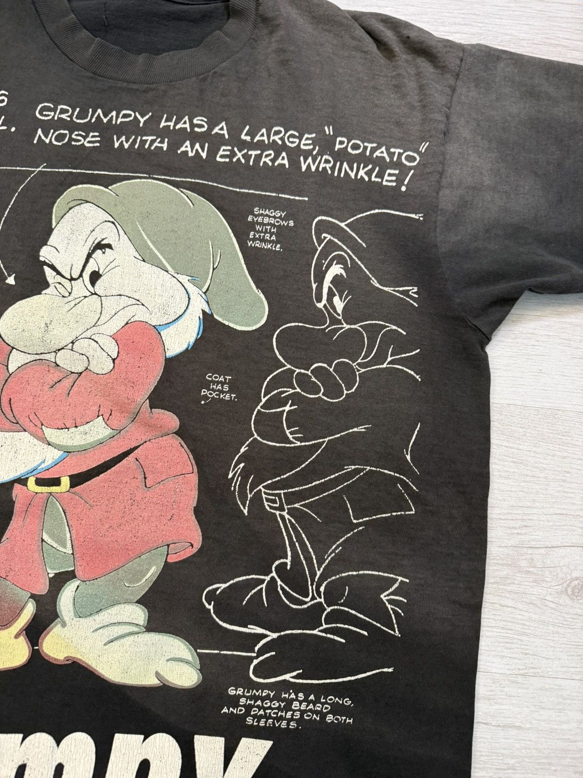 Disney 90’s Vintage Disney Snow White Seven Dwarfs Grumpy Faded Tee Size US XL / EU 56 / 4 - 5 Thumbnail