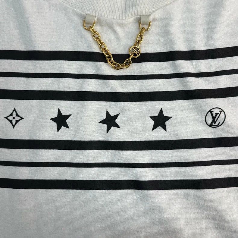 Louis Vuitton Louis Vuitton Milk white pentagram logo chain short sleeve Size US L / EU 52-54 / 3 - 7 Thumbnail