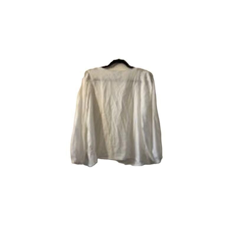Banana Republic Banana Republic Embroidered V-Neck Top White Size Small Size S / US 4 / IT 40 - 2 Thumbnail