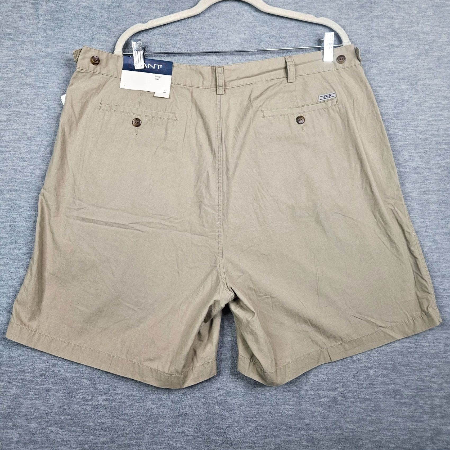 Gant VINTAGE GANT Chino Short Mens 42 Beige Cotton Regular 6in Inseam Button Pockets Logo Adjustable Waist Solid Mid Rise Slim Casual Outdoor 90s Mens Size US 42 / EU 58 - 2 Thumbnail