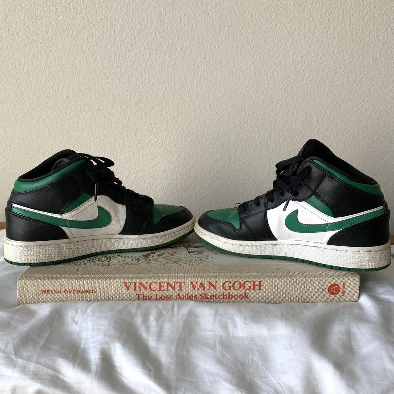 Nike Nike Air Jordan 1 pine green Boys 5.5 Women's 7 Size US 7 / IT 37 - 7 Thumbnail