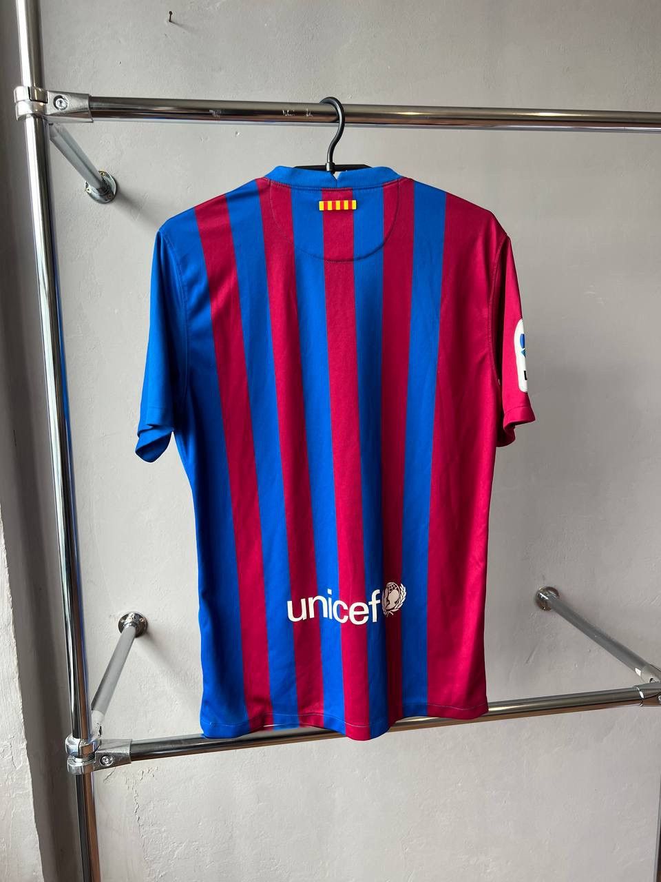 Nike 2021/22 BARCELONA FC HOME RARE SOCCER JERSEY SHIRT NIKE RARE Size US M / EU 48-50 / 2 - 12 Thumbnail