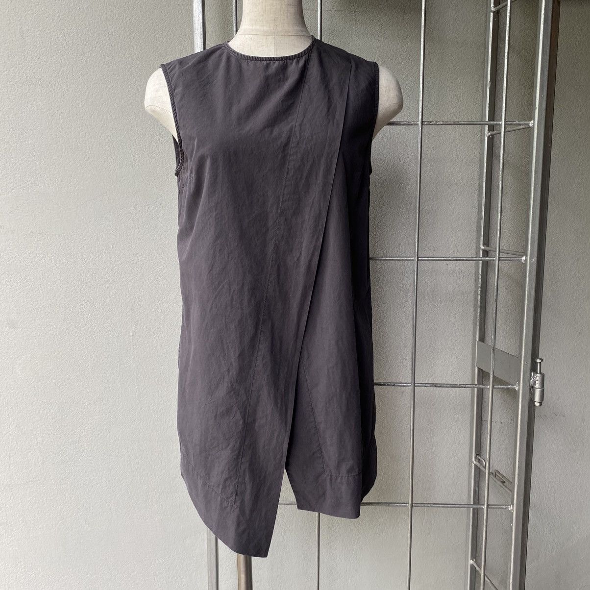 Acne Studios Acne Studios Brown Sleeveless Round Neck Top with Folded Hem Size XXS / US 00 / IT 34 - 16 Thumbnail