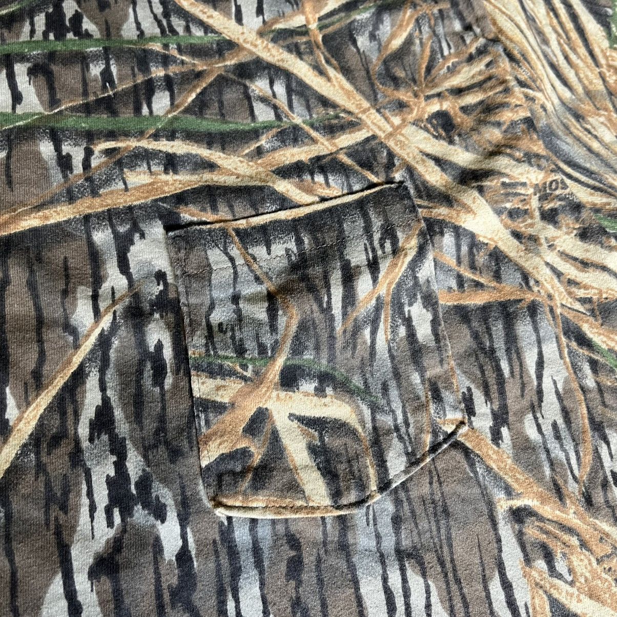 Mossy Oaks × Vintage Vintage 90s Mossy Oak Shadow Grass Camo Pocket Logo T Shirt Size US XXL / EU 58 / 5 - 4 Thumbnail