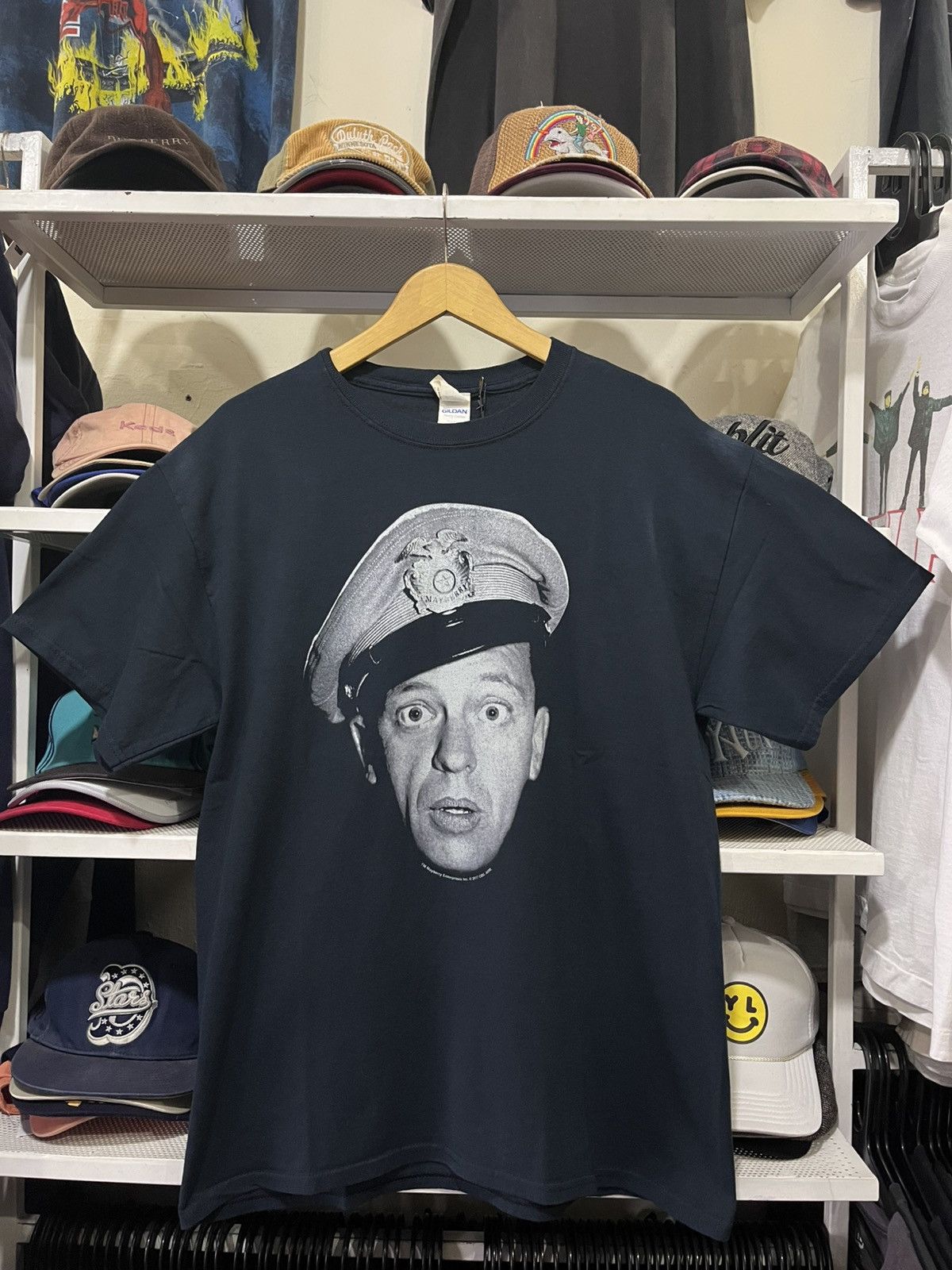 Vintage Vintage Gildan Mens T-Shirt Mayberry Enterprises Size US L / EU 52-54 / 3 - 1 Thumbnail