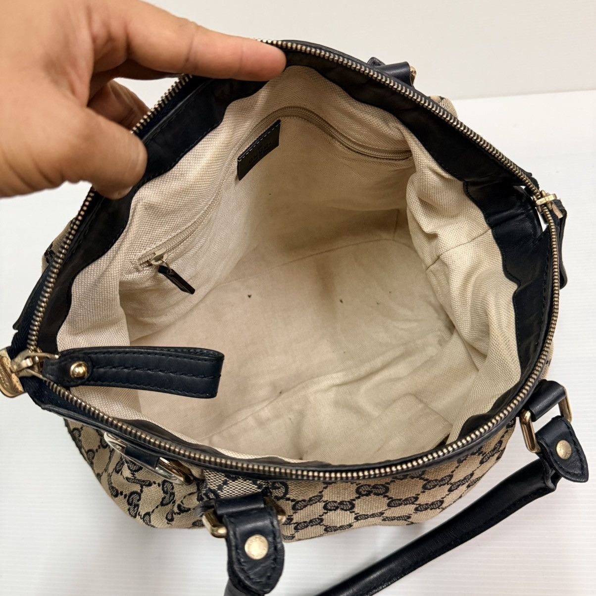 Gucci Gucci Monogram Shoulder Bag Size ONE SIZE - 7 Thumbnail