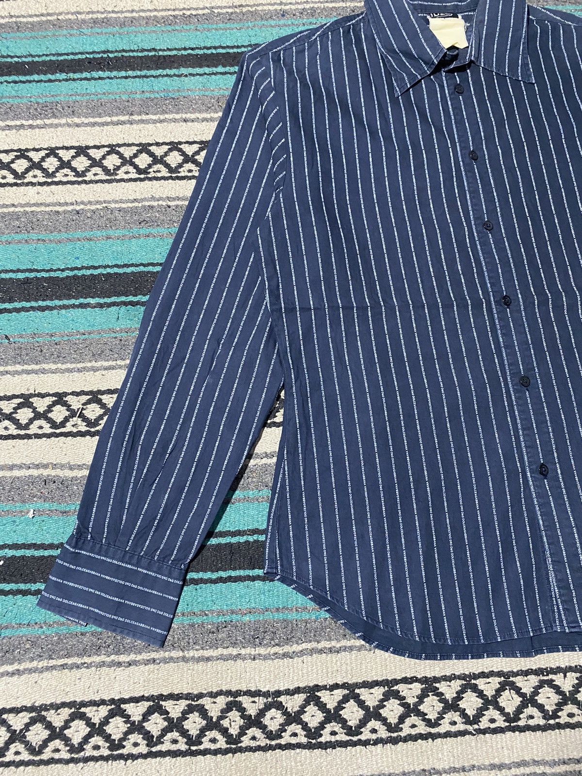 Dolce & Gabbana 2000s Dolce & Gabbana - Monogram Stripped Text Shirt Size US L / EU 52-54 / 3 - 7 Thumbnail