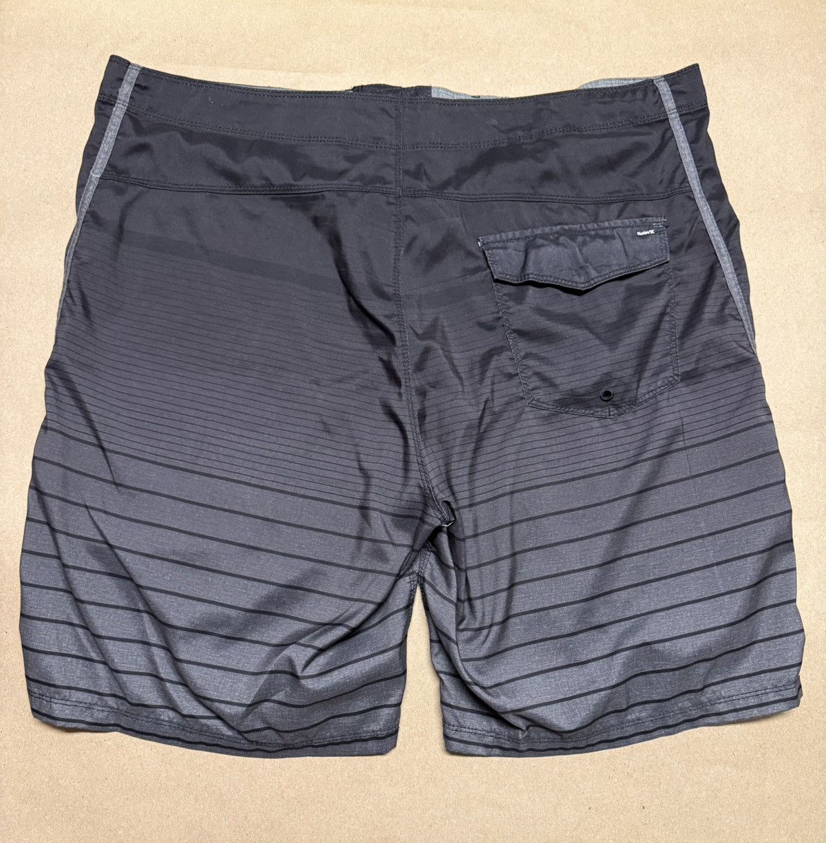 Hurley Hurley Beach Board shorts Black size 40 Rare very Nice! Size US 40 / EU 56 - 2 Thumbnail