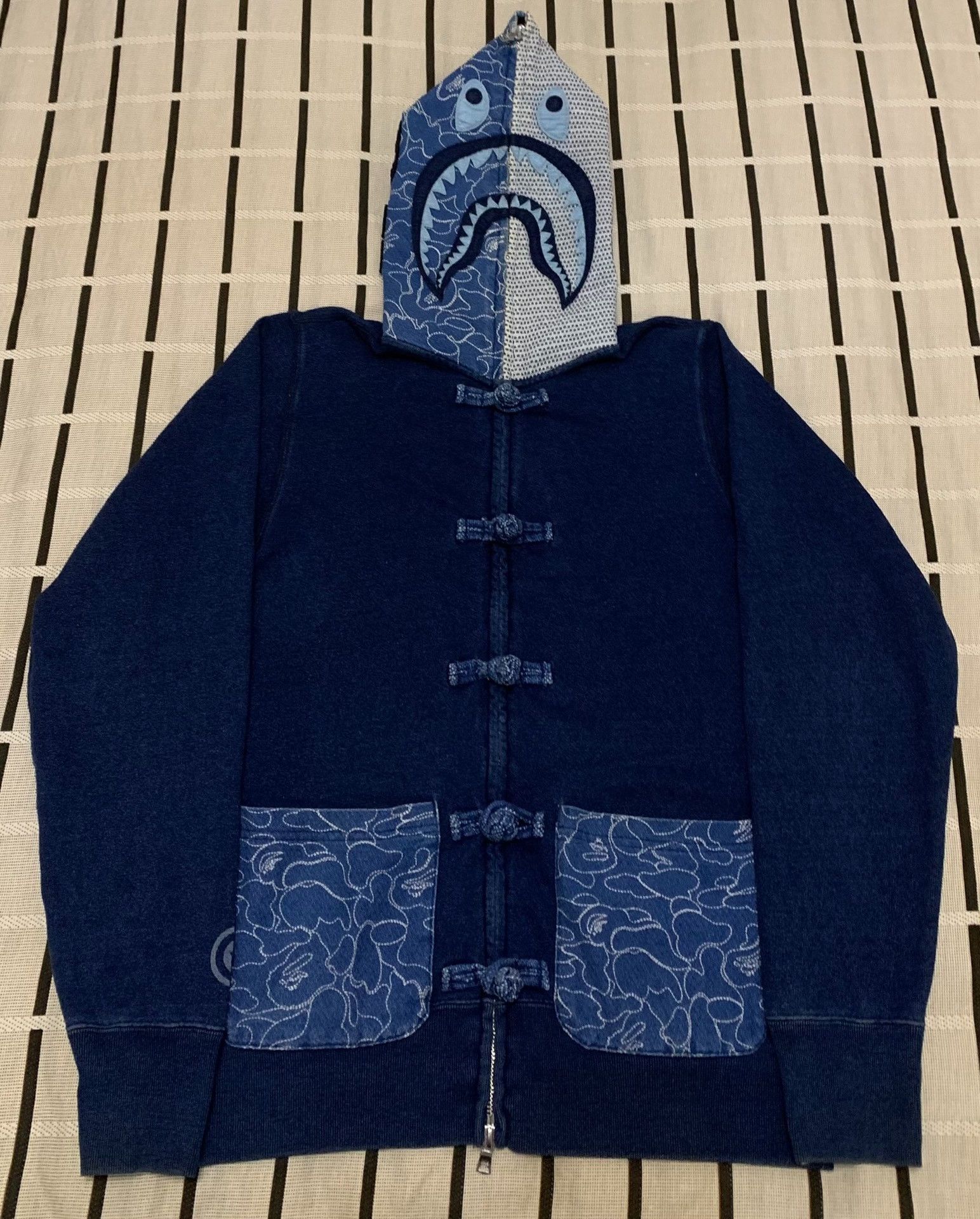 Bape Bape Shark Camo Blue Light Jacket S Men Size US S / EU 44-46 / 1 - 1 Thumbnail