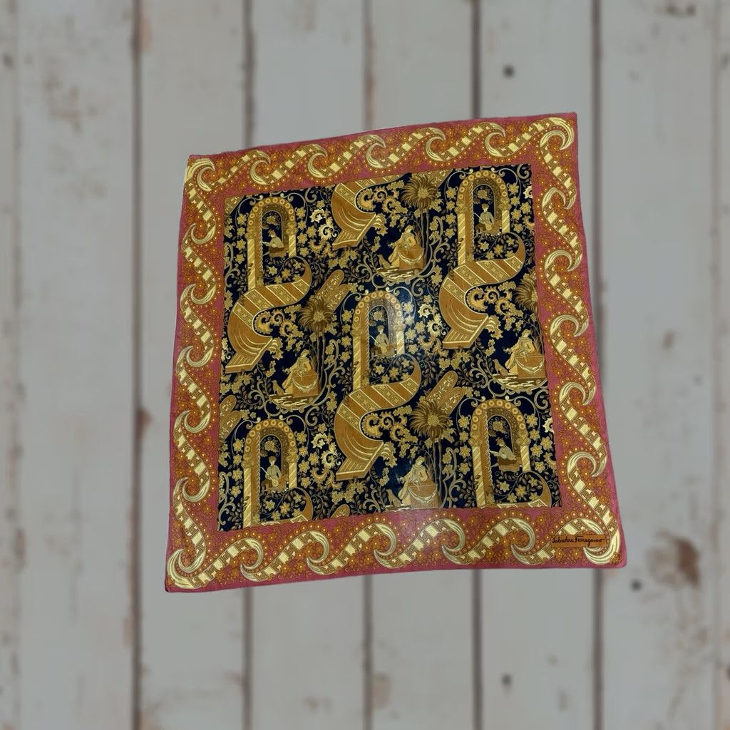 Salvatore Ferragamo VINTAGE Salvatore Ferragamo Silk Scarf 90s Baroque Italy Women Size ONE SIZE - 1 Thumbnail