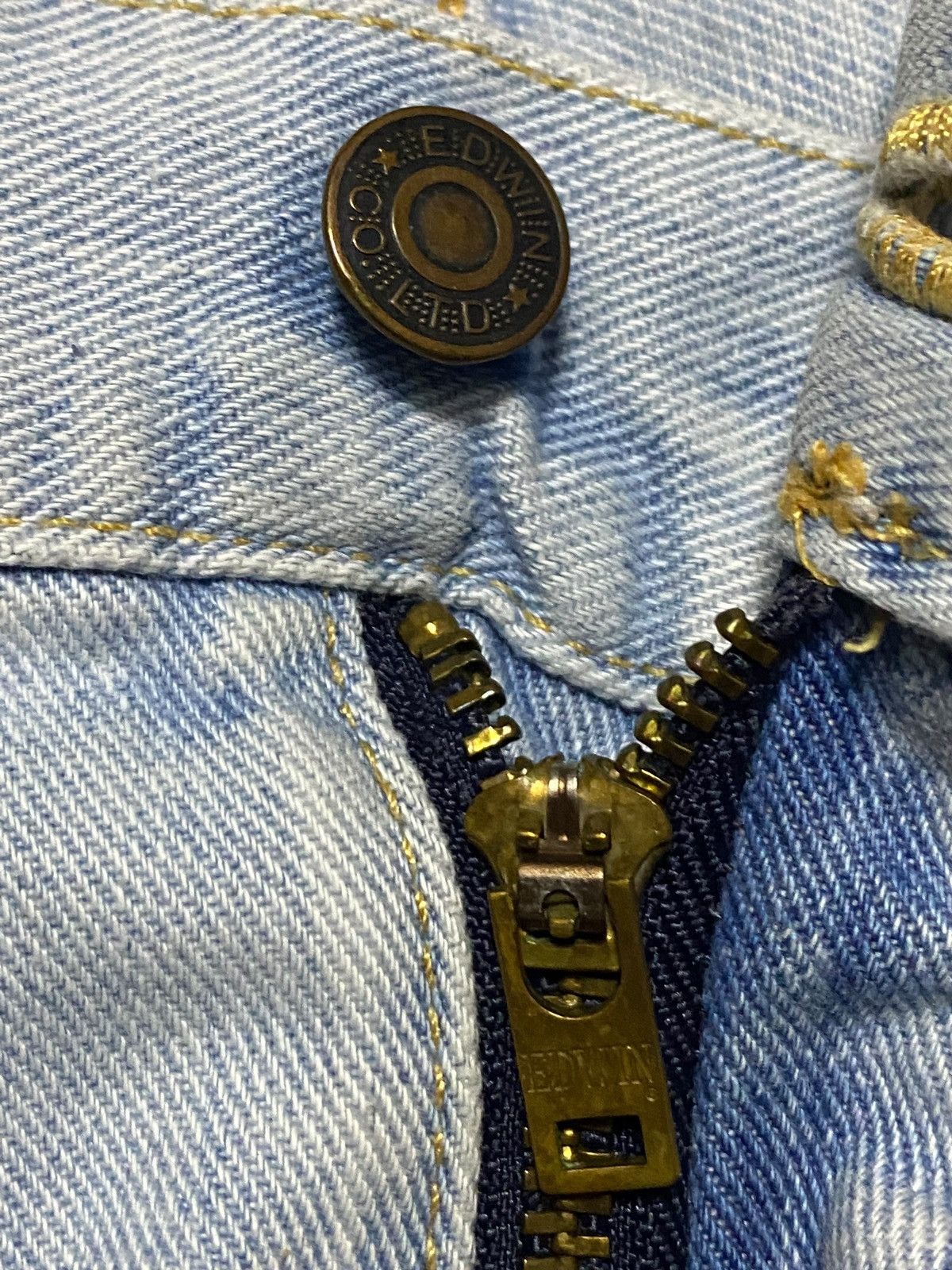 Edwin Vintage Japanese Brand Edwin Faded Light Blue Loose Jeans Size US 35 - 9 Thumbnail