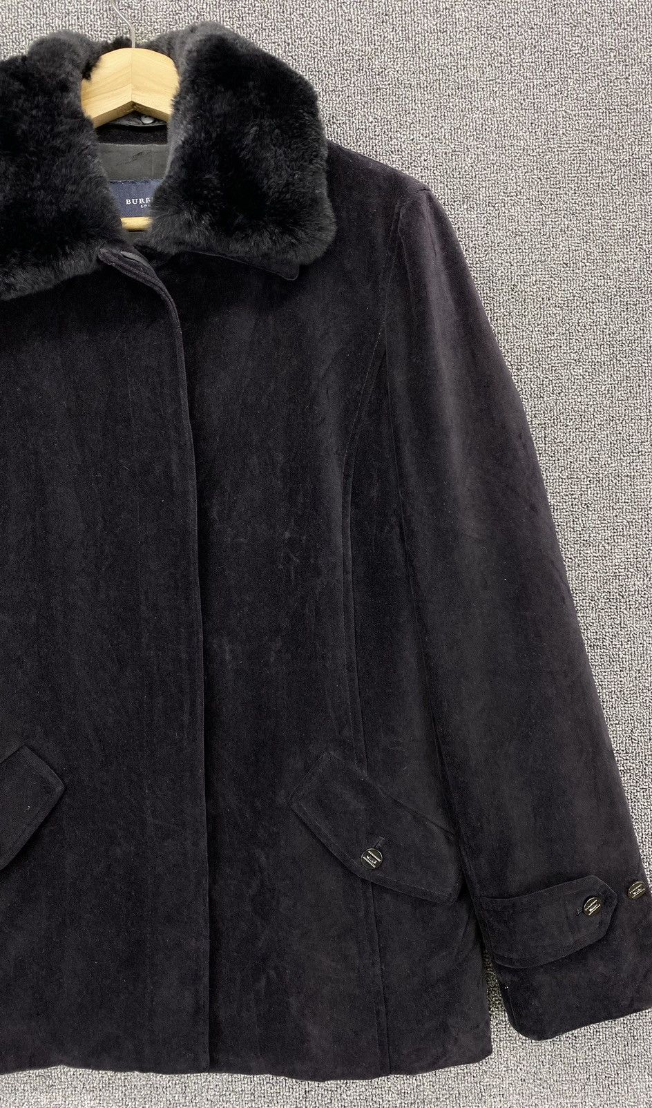 Burberry Vintage Burberry London Faux Fur Hooded Velvet Jacket Size XS / US 0-2 / IT 36-38 - 3 Thumbnail