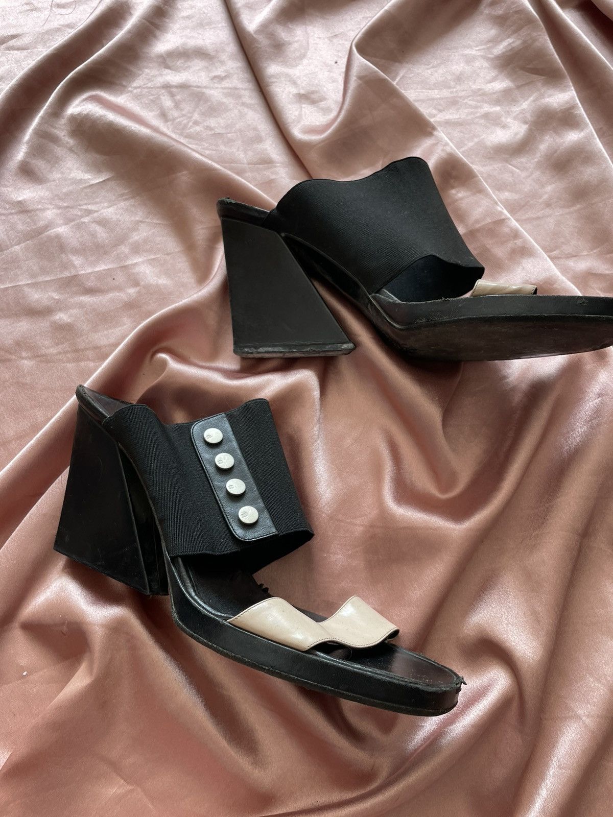 Chanel Chane heels Size US 8 / IT 38 - 13 Thumbnail