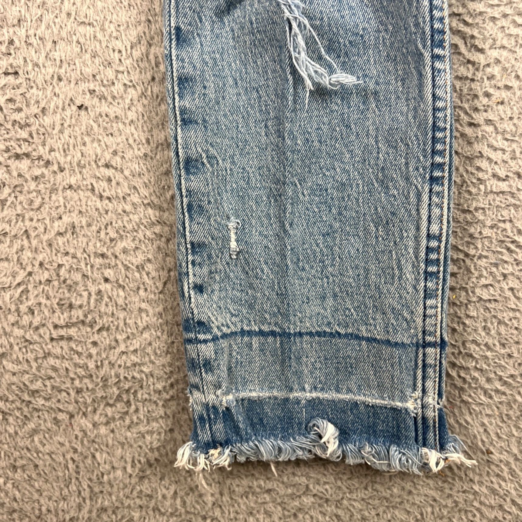 Abercrombie & Fitch Abercrombie & Fitch Mom Jeans Women's Size 2/26 Blue Denim Distressed High Rise Size 26" / US 2 / IT 38 - 3 Thumbnail