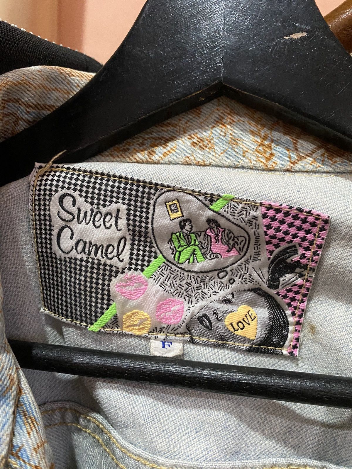 Japanese Brand Sweet Camel Vintage Printed Denim Jacket – Unique Streetwear Size US L / EU 52-54 / 3 - 4 Thumbnail
