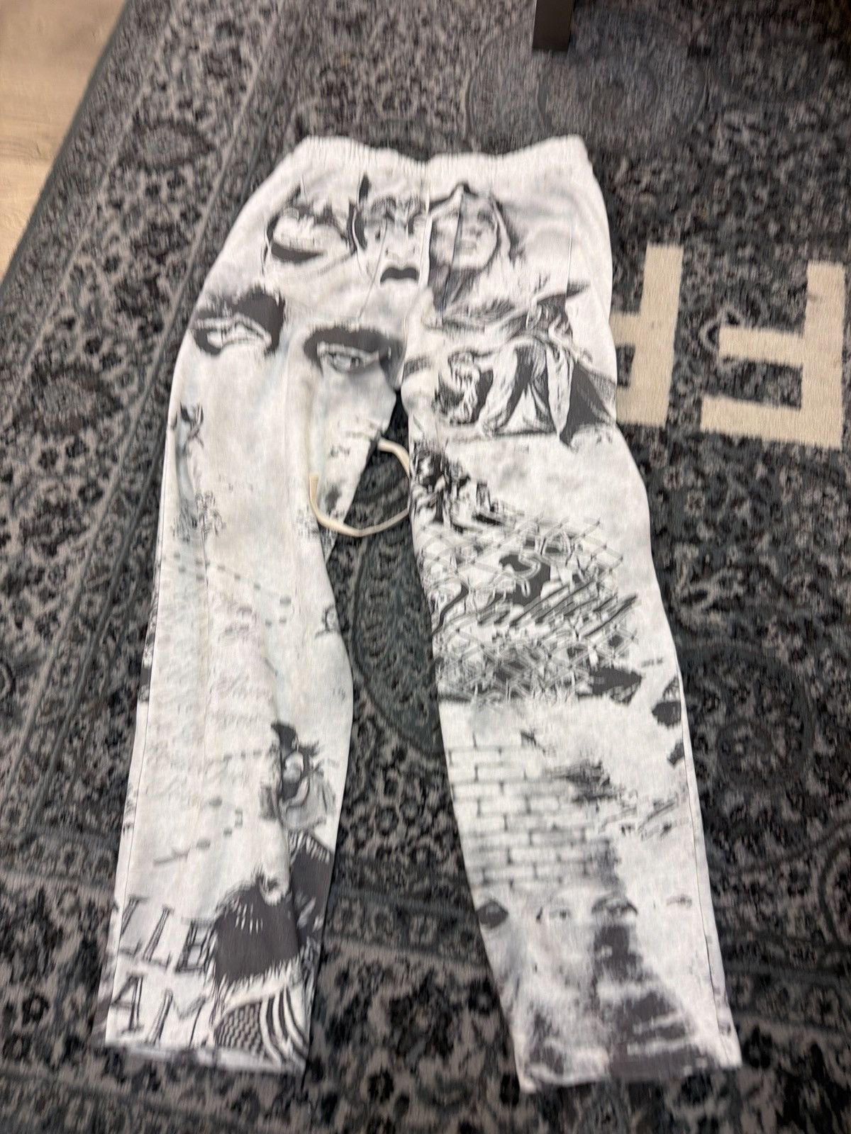 Vale Vale forever mural sweat Pants Size US 30 / EU 46 - 2 Thumbnail
