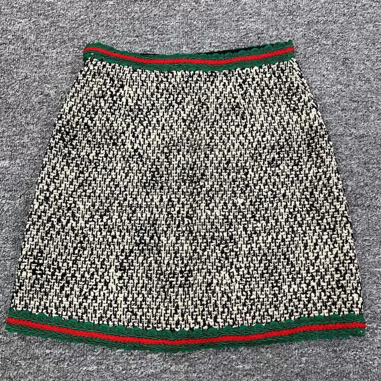 Gucci Gucci Red Green Stripe Wool Skirt. Size 39" - 2 Thumbnail