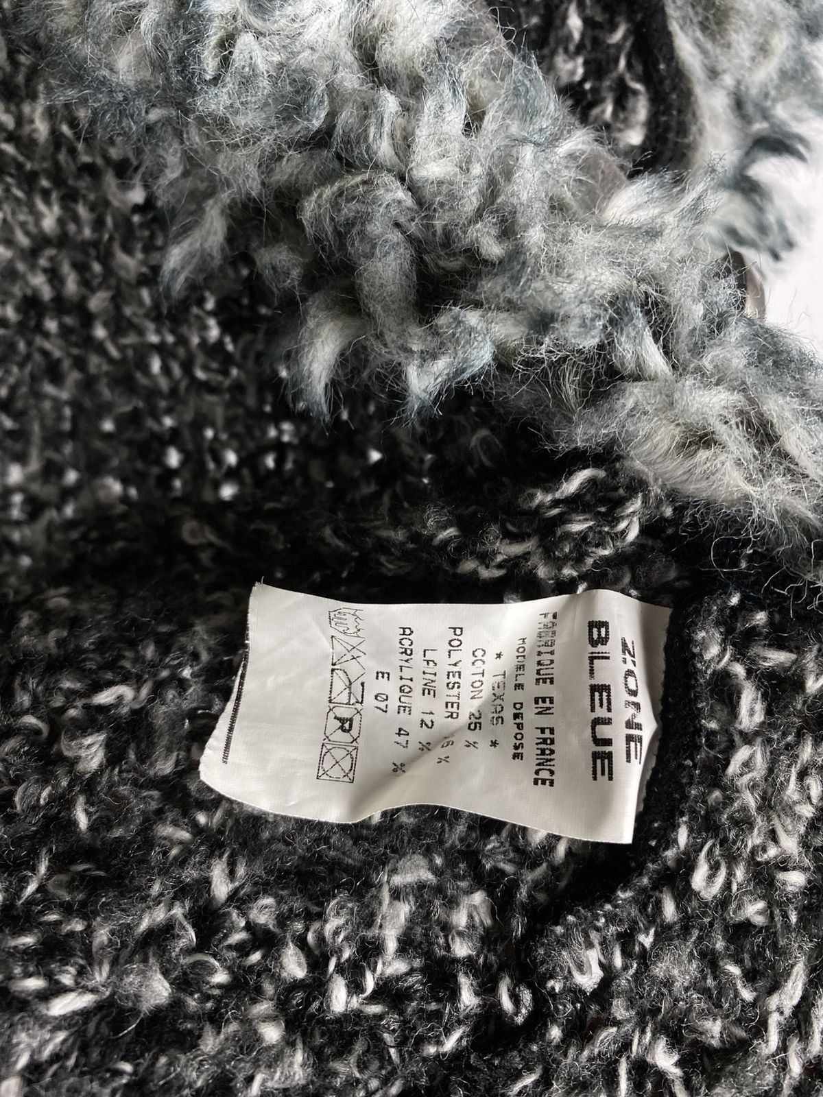 Designer × Japanese Brand Vintage Avant-garde Mini Sleeveless Mohair Fur Vest Jacket Size S / US 4 / IT 40 - 4 Thumbnail