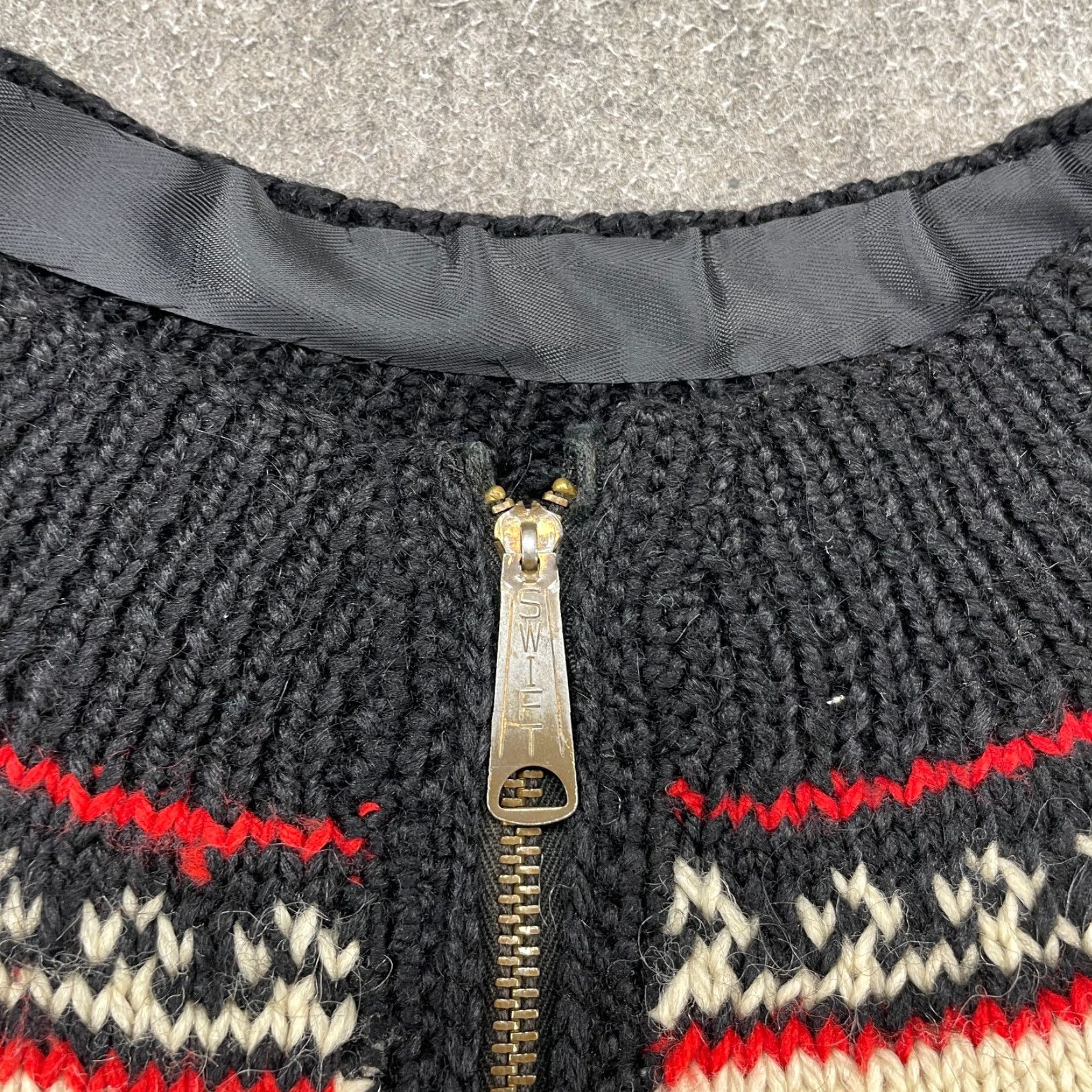 Vintage VINTAGE Fair Isle Cardigan Sweater Mens XL Black Green Full Zip Wool Cable Knit 90s USA Winter Size US XL / EU 56 / 4 - 3 Thumbnail