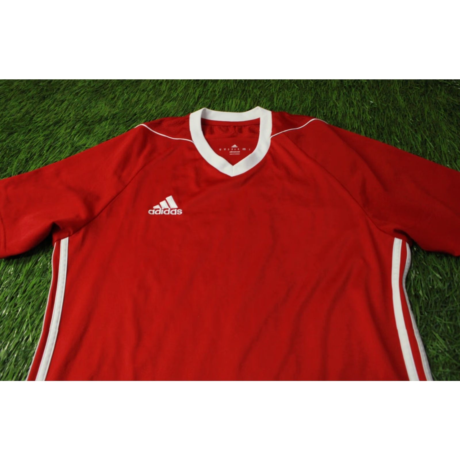 Adidas ADIDAS PERFORMANCE TIRO ORIGINAL 2017 FOOTBALL SHIRT JERSEY SIZE M RED AND WHITE Men's Short Sleeve T-Shirt Football 2017 Size US M / EU 48-50 / 2 - 2 Thumbnail