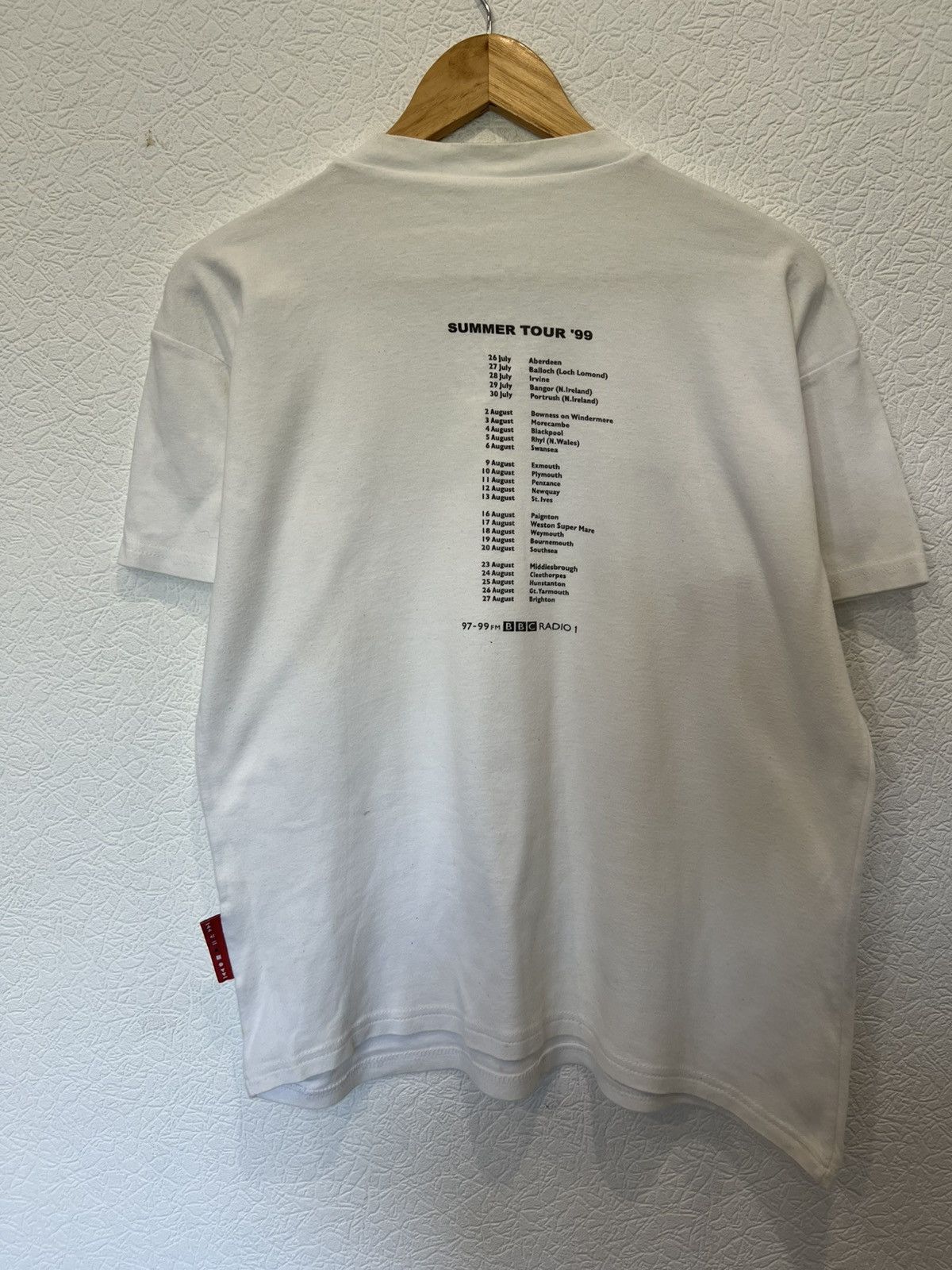 Vintage Vintage Radio 1 BBC 1999 Tour T shirt Tee White Size US S / EU 44-46 / 1 - 4 Thumbnail
