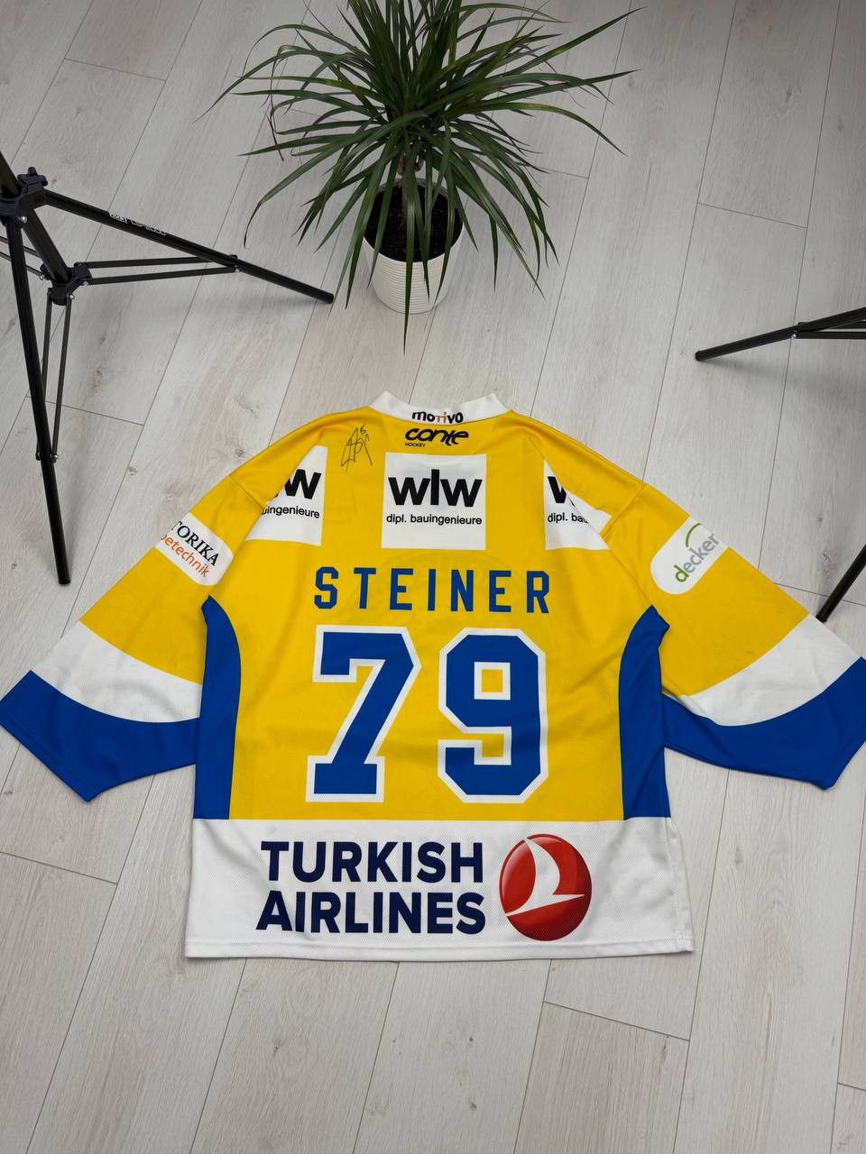 NHL SIGNED Hockey jersey #79 Steiner Ehc Uzwil Hawks Swiss Size US XL / EU 56 / 4 - 10 Thumbnail