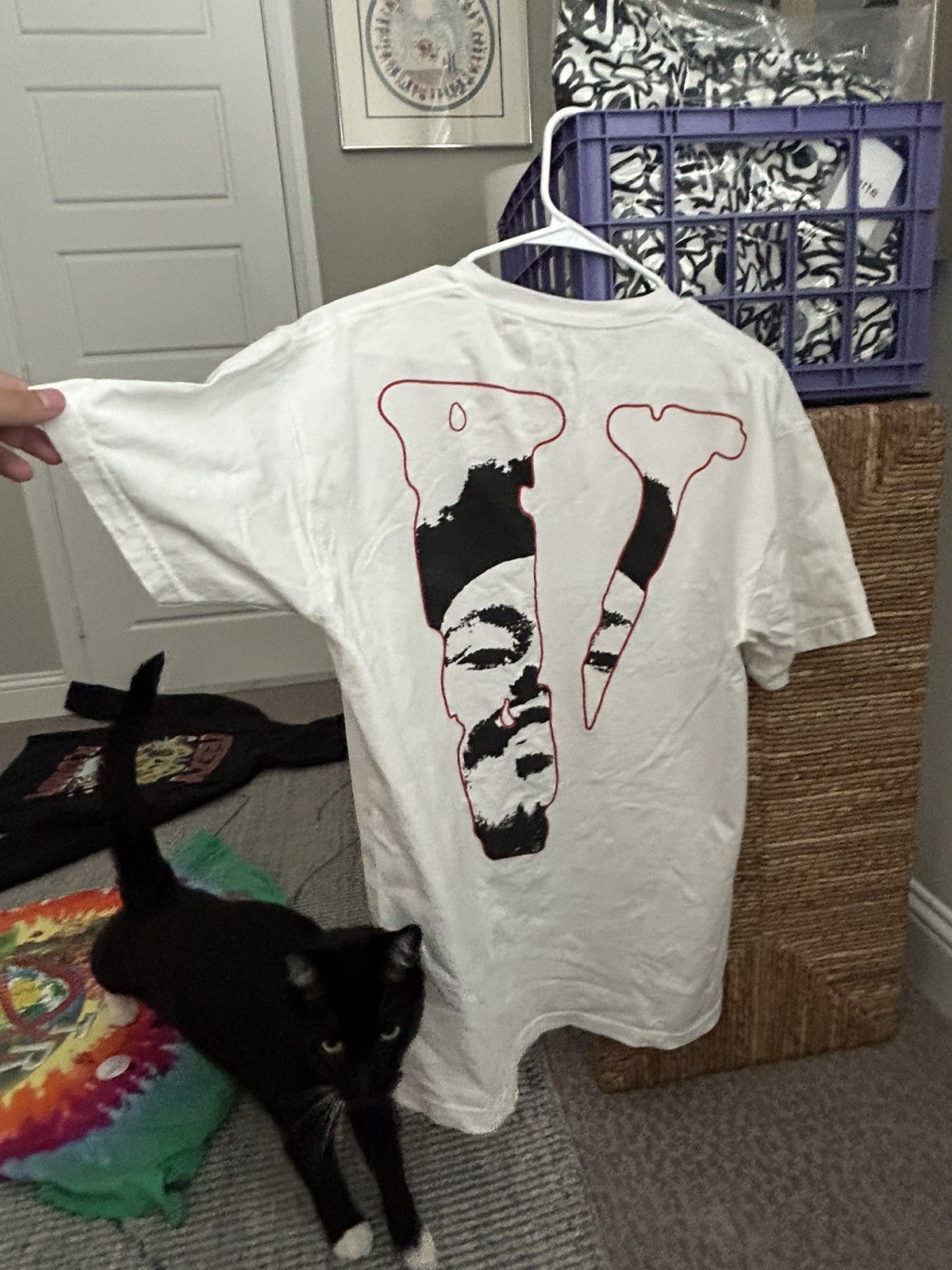 The Weeknd × Vlone The Weeknd After Hours x Vlone Tee (White/Pink Drip) Size US L / EU 52-54 / 3 - 5 Thumbnail
